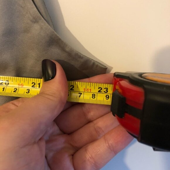 Gray Silk V-Neck Tank Top - 23 inch Pit to Pit - Picture 5 of 5